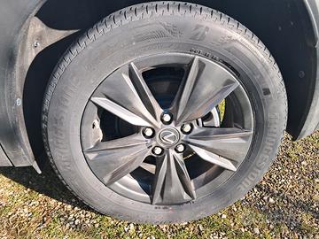 gomme bridgestone 215/60 R17 96H