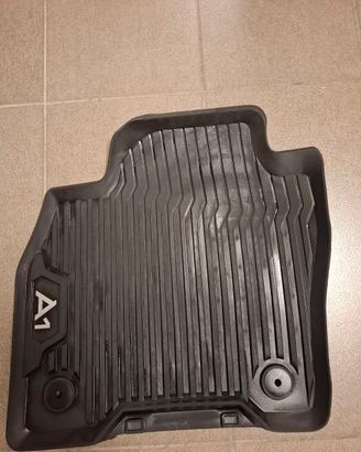 tappetini in gomma anteriori audi A1