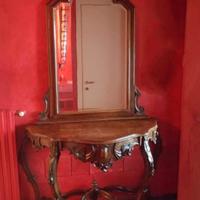 Console d'epoca in noce