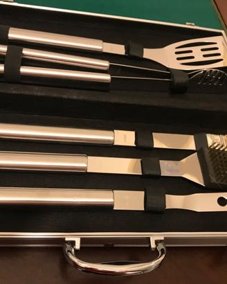 Set 5 pezzi Utensili per barbecue in valigetta