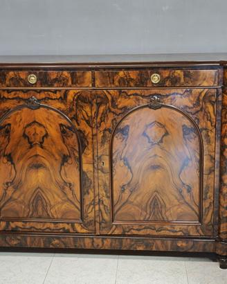 Angelo Monzio Compagnoni – Credenza radica di Noce