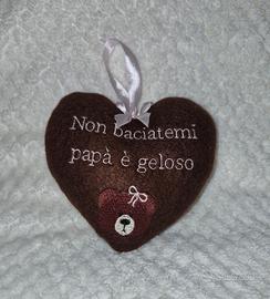 Cuore con frase ricamata 
