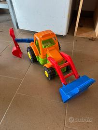 Gioco da spiaggia terna escavatore