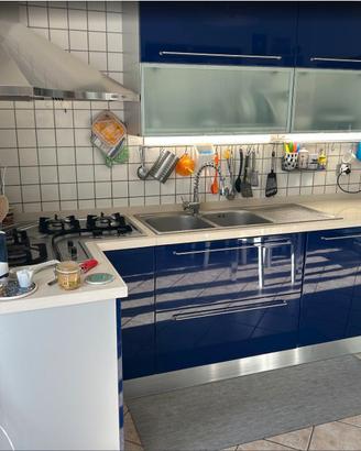 Cucina Scavolini Componibile angolare Blu Lucido