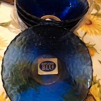 Ciotole in vetro blu