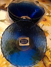 Ciotole in vetro blu