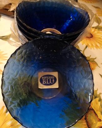 Ciotole in vetro blu