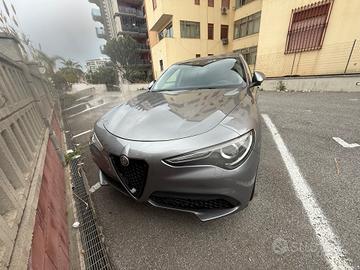 Alfa Romeo Stelvio 2.2 Turbodiesel 190 CV AT8 RWD 