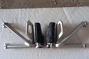 pedane posteriori  BMW gs 1200 lc 