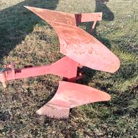 Aratro motocoltivatore o trattore 18-21cv