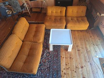 Set 4 Poltrone e Tavolino AMANTA Mario Bellini