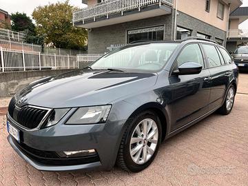 SKODA Octavia 2.0 TDI CR DSG Wagon Executive