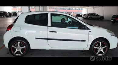 Renault Clio Yahoo Edition