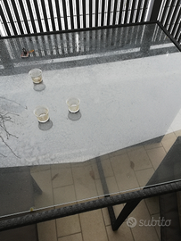 Tavolino con 4 sedie e cuscini