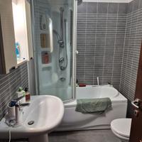 vasca-doccia funzionante ma  con qualche difetto