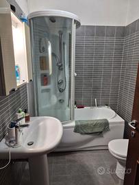 vasca-doccia funzionante ma  con qualche difetto