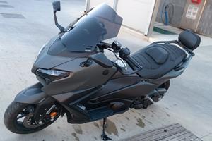 Yamaha Tmax 560