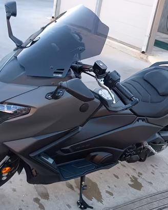 Yamaha Tmax 560