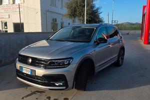  Volkswagen Tiguan 2.0 R line 