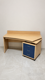 Scrivania postazione studio e PC