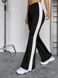 Pantaloni neri a zampa