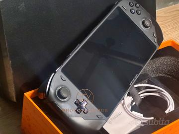 ONEXPLAYER F1 Ryzen 7 7840U / 64GB RAM / 2TB SSD