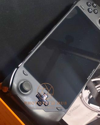 ONEXPLAYER F1 Ryzen 7 7840U / 64GB RAM / 2TB SSD