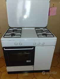 Cucina 4 fuochi piu forno