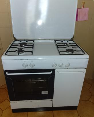Cucina 4 fuochi piu forno