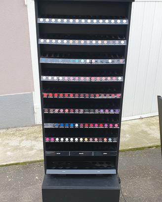 Espositore Beauty Me  di Mesauda. 