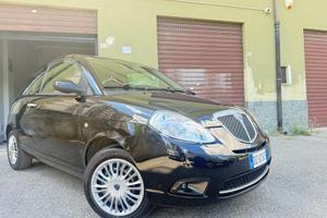 Lancia Ypsilon 1.3 MJT 75 CV Oro
