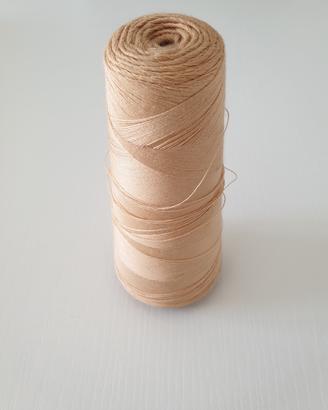 Bobina grande filo da cucito beige