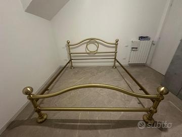 Letto matrimoniale in ottone