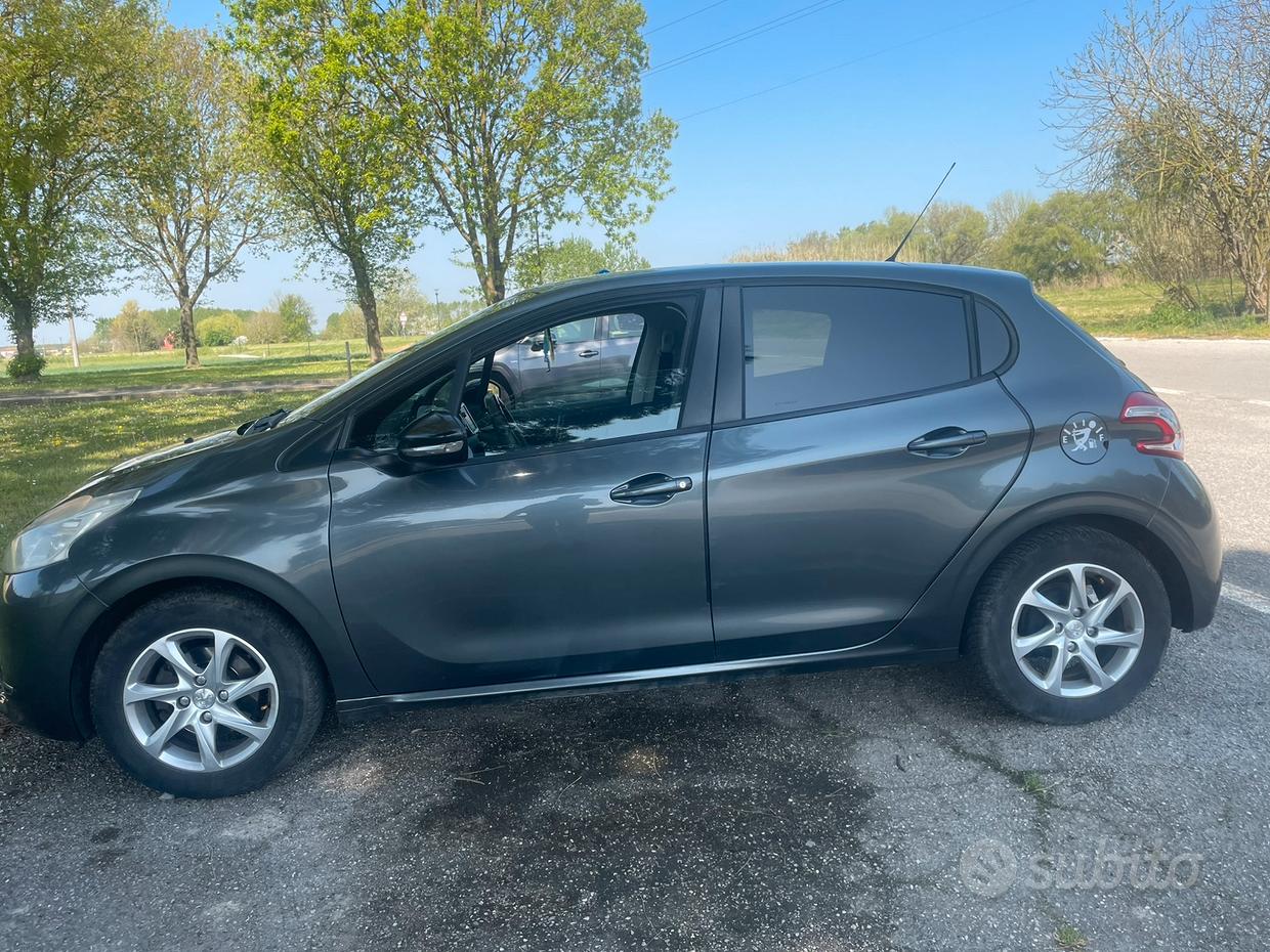 Peugeot 208 1° serie