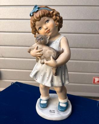Statuetta bambina con gatto Giuseppe Armani