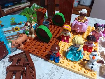 quasi 100 mattoncini LEGO e mini figures