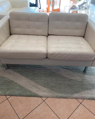 Divano bianco in pelle IKEA € 60