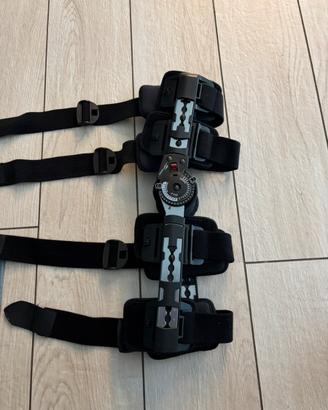 Tutore post-operatorio ginocchio DonJoy X-Room