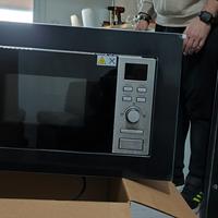 Microonde incasso NUOVO MAI USATO  ma danneggiato 