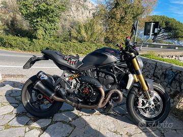 Ducati Monster 1200S