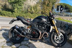 Ducati Monster 1200S