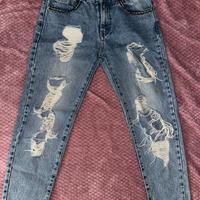 pantaloni strappati vita media