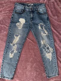 pantaloni strappati vita media