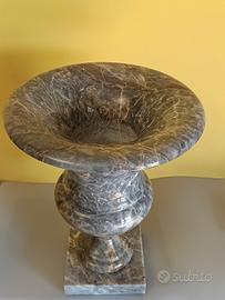 Prestigioso Vaso Mediceo in Marmo Massiccio – Vint