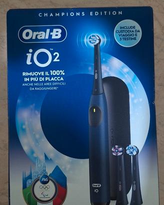 Spazzolino oral b io2