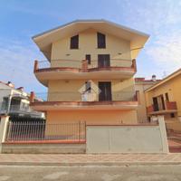 3 LOCALI A GIULIANOVA