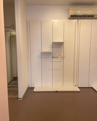 ARREDO NEGOZIO COMPLETO + FARETTI A BINARIO