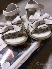 chicco sandali bianchi bambina n.24