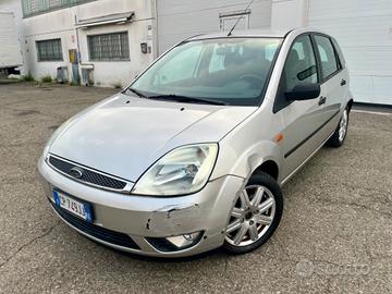 Ford Fiesta 1.2benz 2004 104.000km per neopatentat