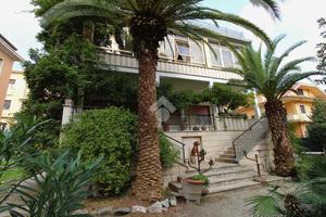 VILLA SINGOLA A ASCOLI PICENO